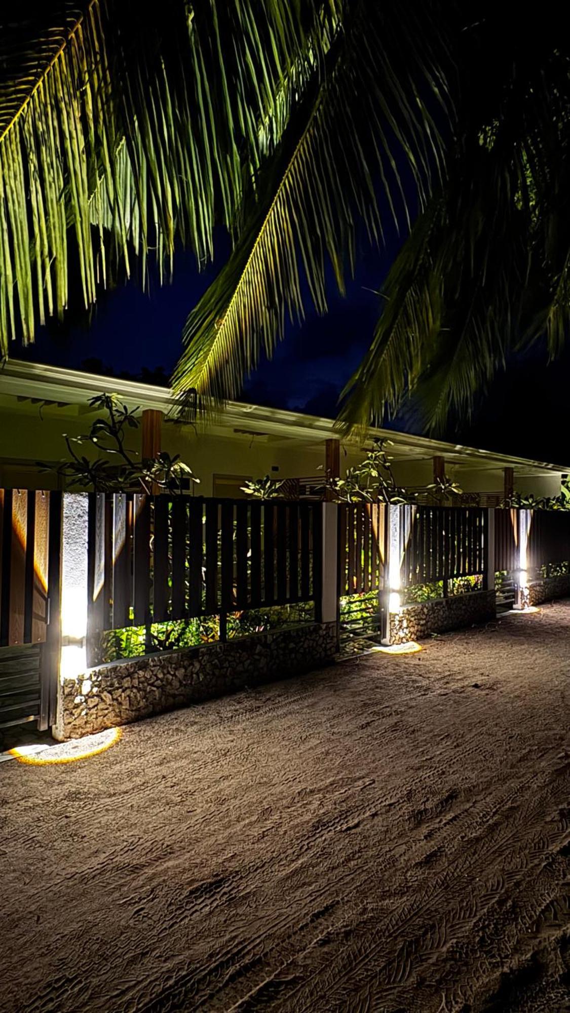 Three Hearts Guesthouse And Villas Fulhadhoo Pokoj fotografie