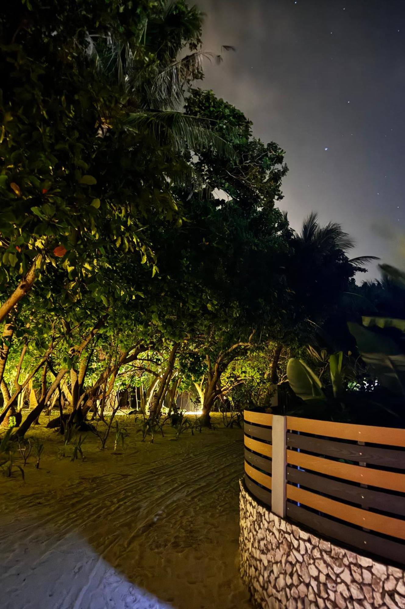 Three Hearts Guesthouse And Villas Fulhadhoo Pokoj fotografie